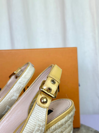 Sleehakken Louis Vuitton beige - Maat 38