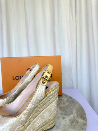 Sleehakken Louis Vuitton beige - Maat 38