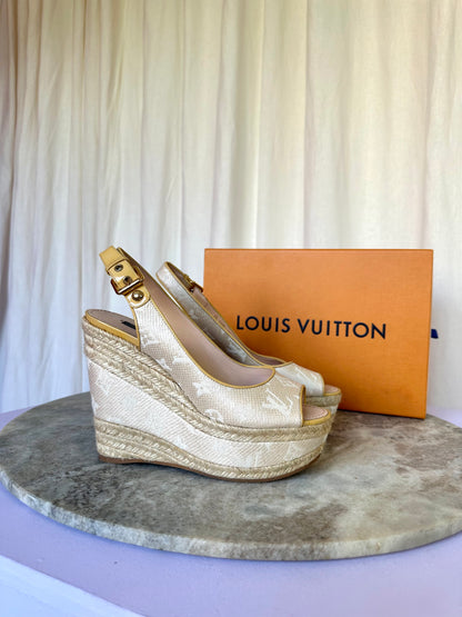 Sleehakken Louis Vuitton beige - Maat 38
