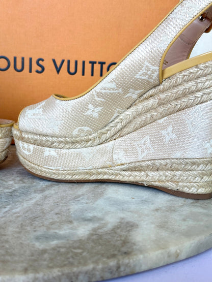 Sleehakken Louis Vuitton beige - Maat 38