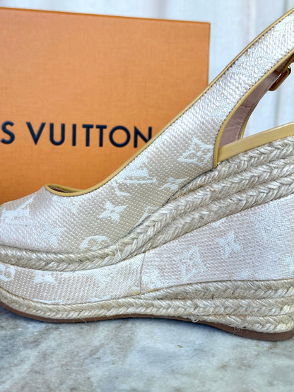 Sleehakken Louis Vuitton beige - Maat 38