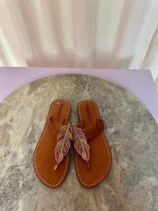 Slippers LaidbackLondon veer leer camel kralen maat 36