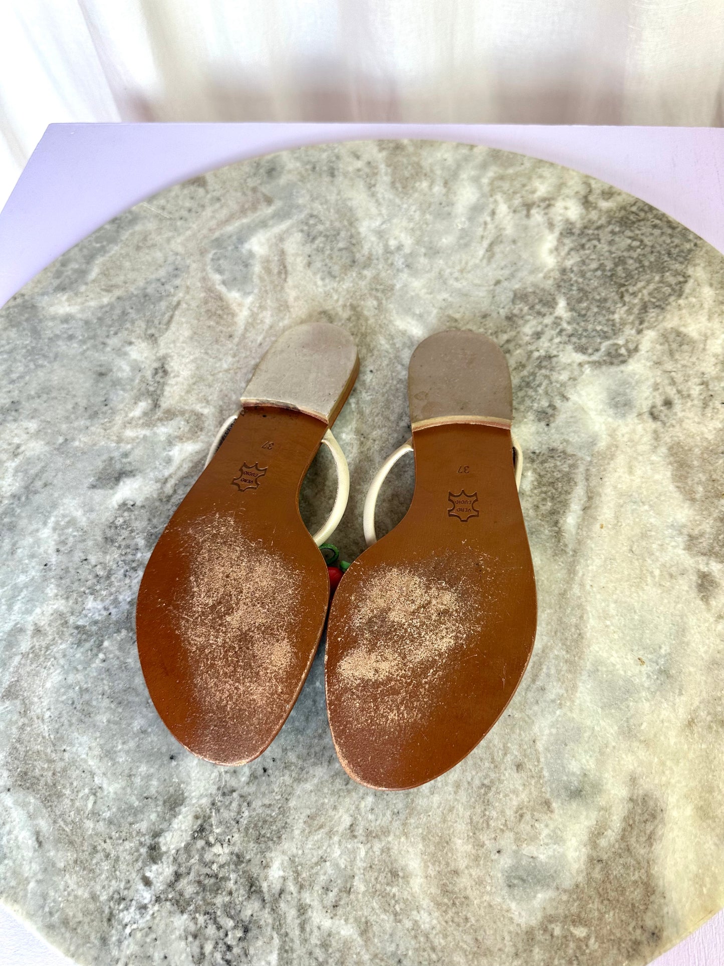 Slippers Moschino kersen maat 37