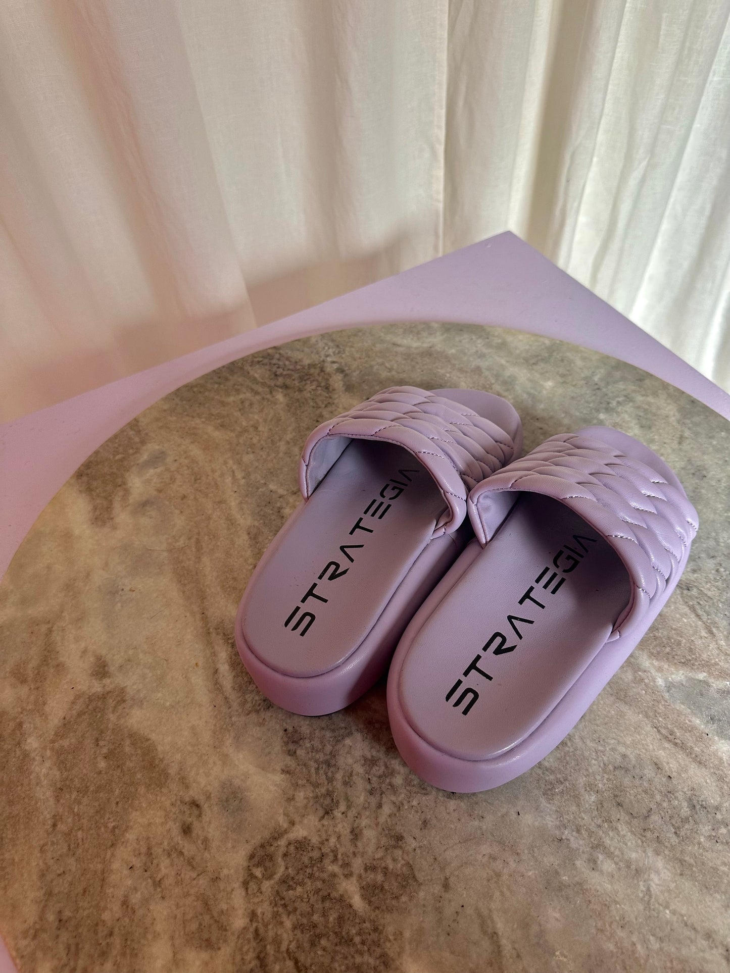 Slippers Strategia lila maat 36