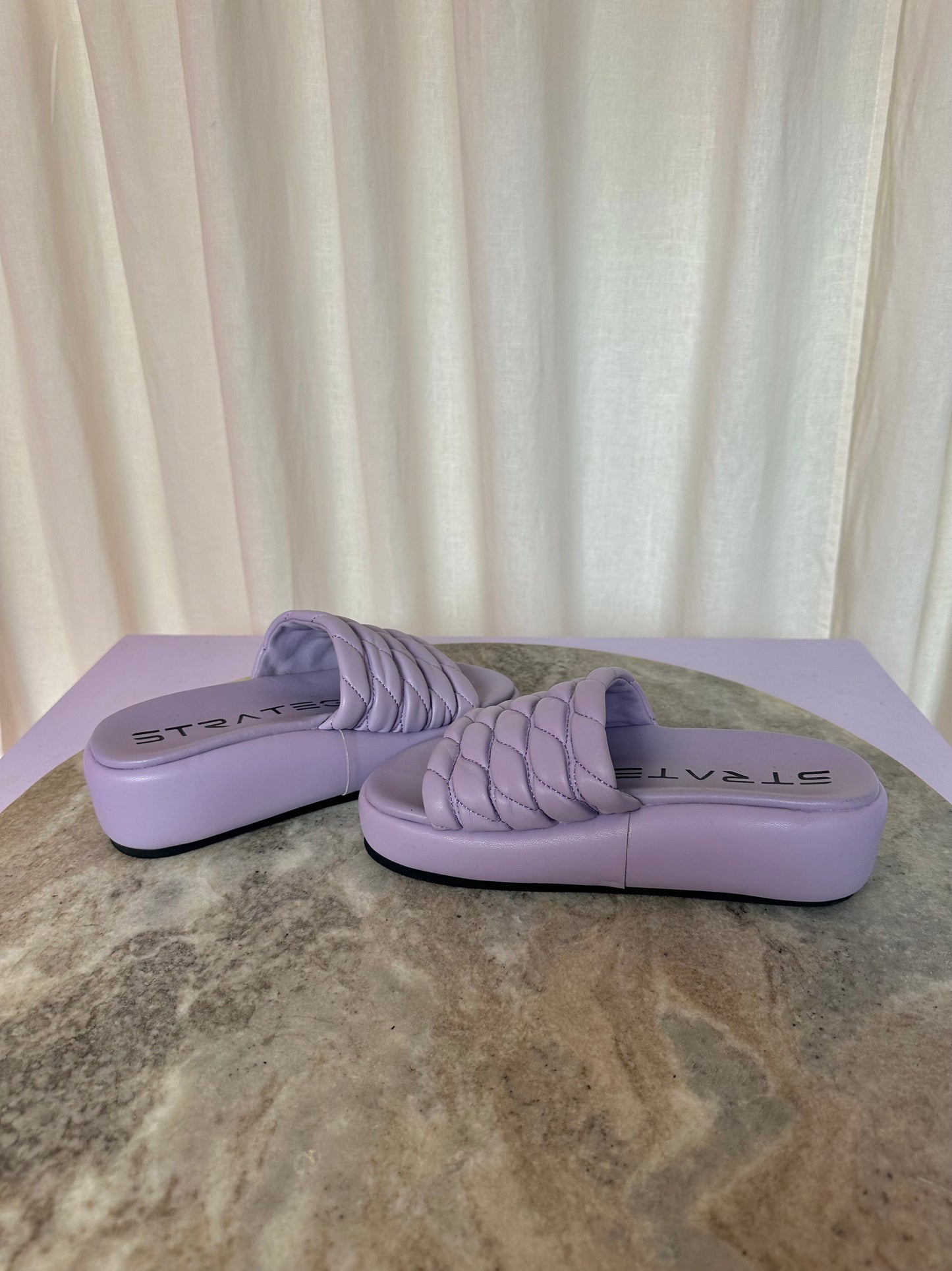 Slippers Strategia lila maat 36