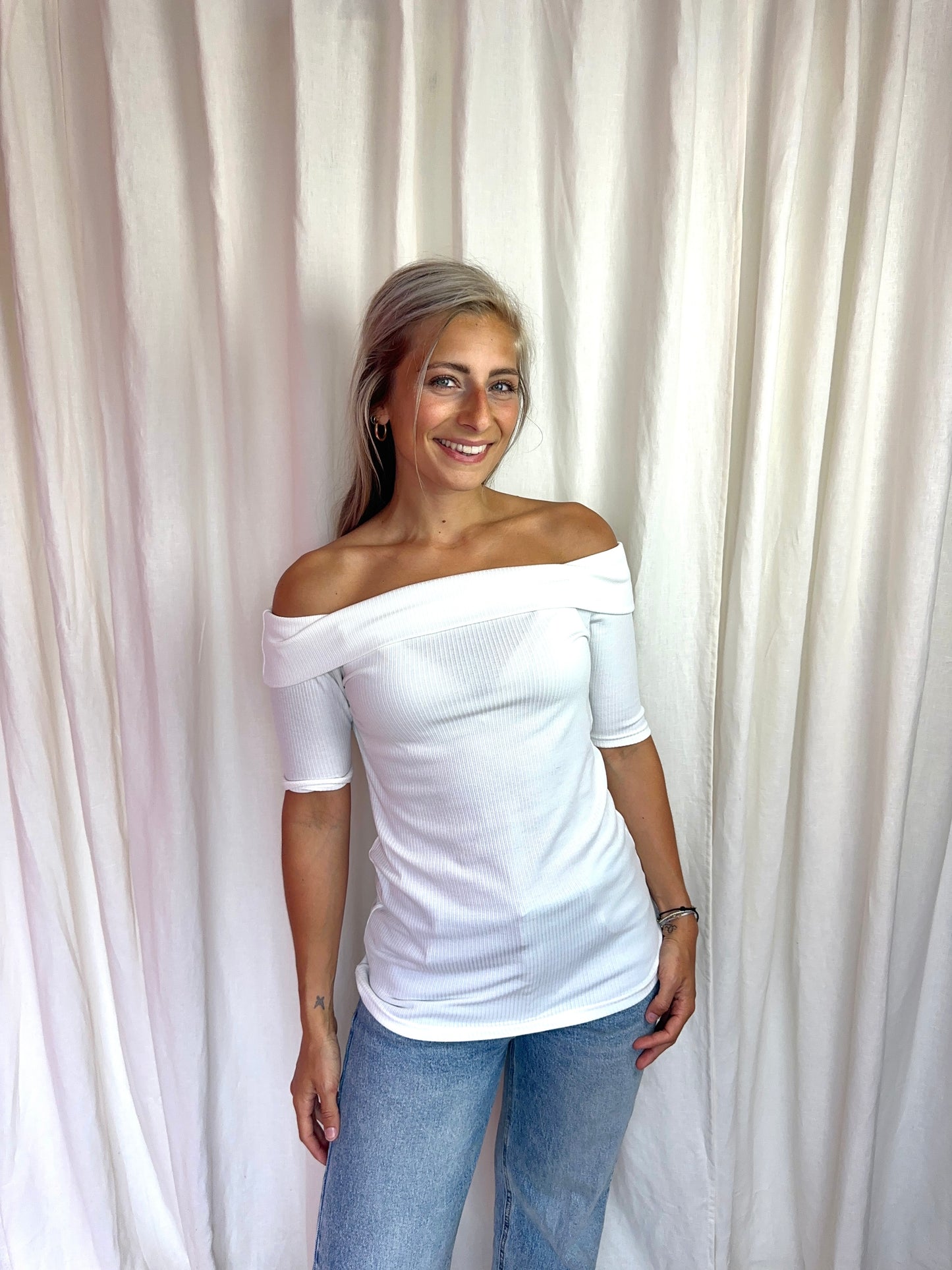 Top Esqualo off shoulder creme maat 38