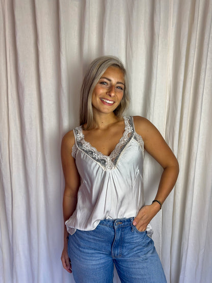 Top Izzy kant beige onesize