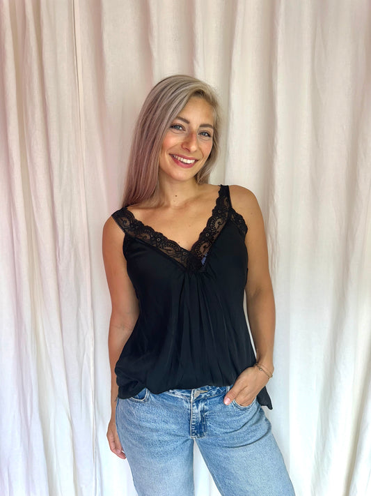 Top Nayyar kant zwart onesize