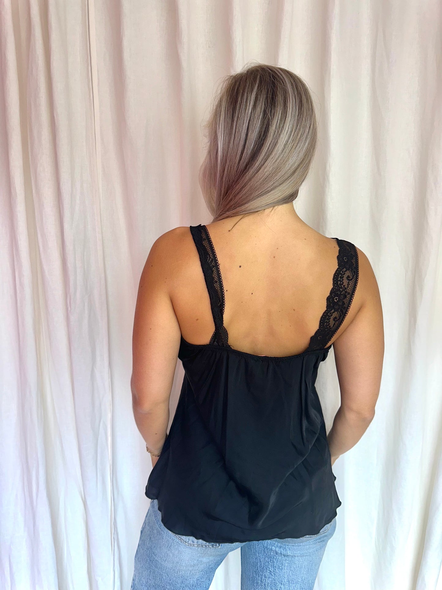 Top Nayyar kant zwart onesize