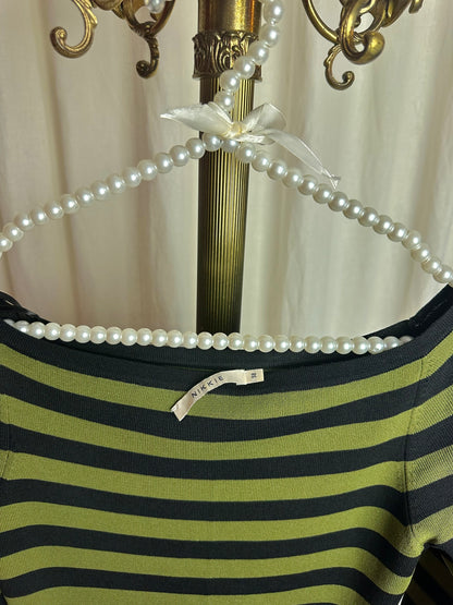 Top Nikkie jolie off shoulder strepen donkergroen/zwart - maat 38 (M)
