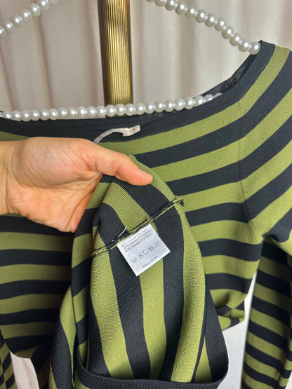 Top Nikkie jolie off shoulder strepen donkergroen/zwart - maat 38 (M)