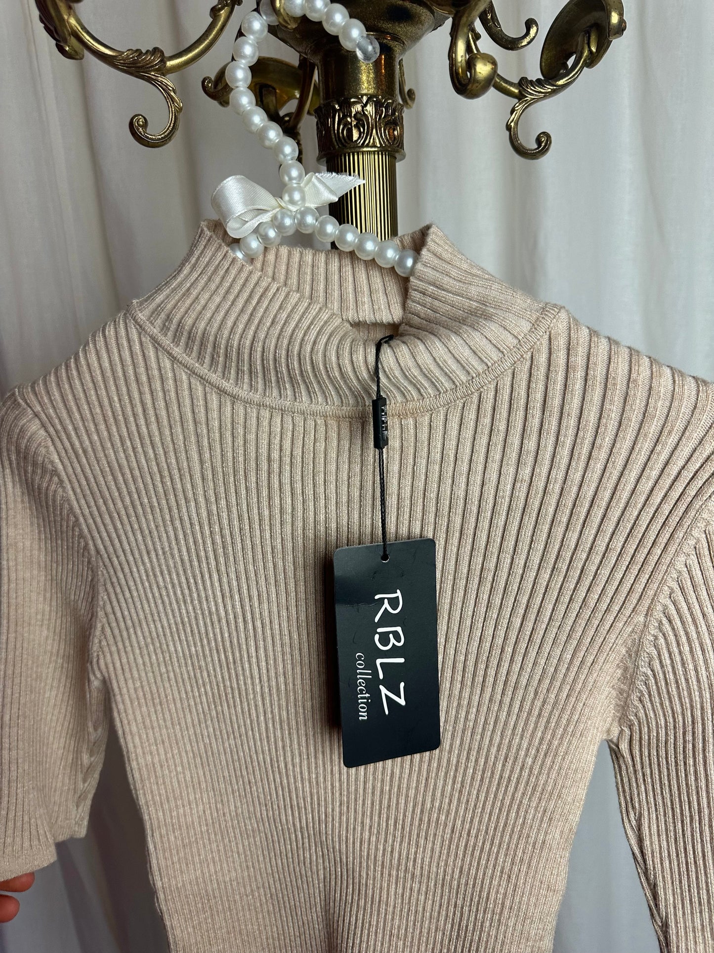 Top RBLZ gebreid beige maat L/XL