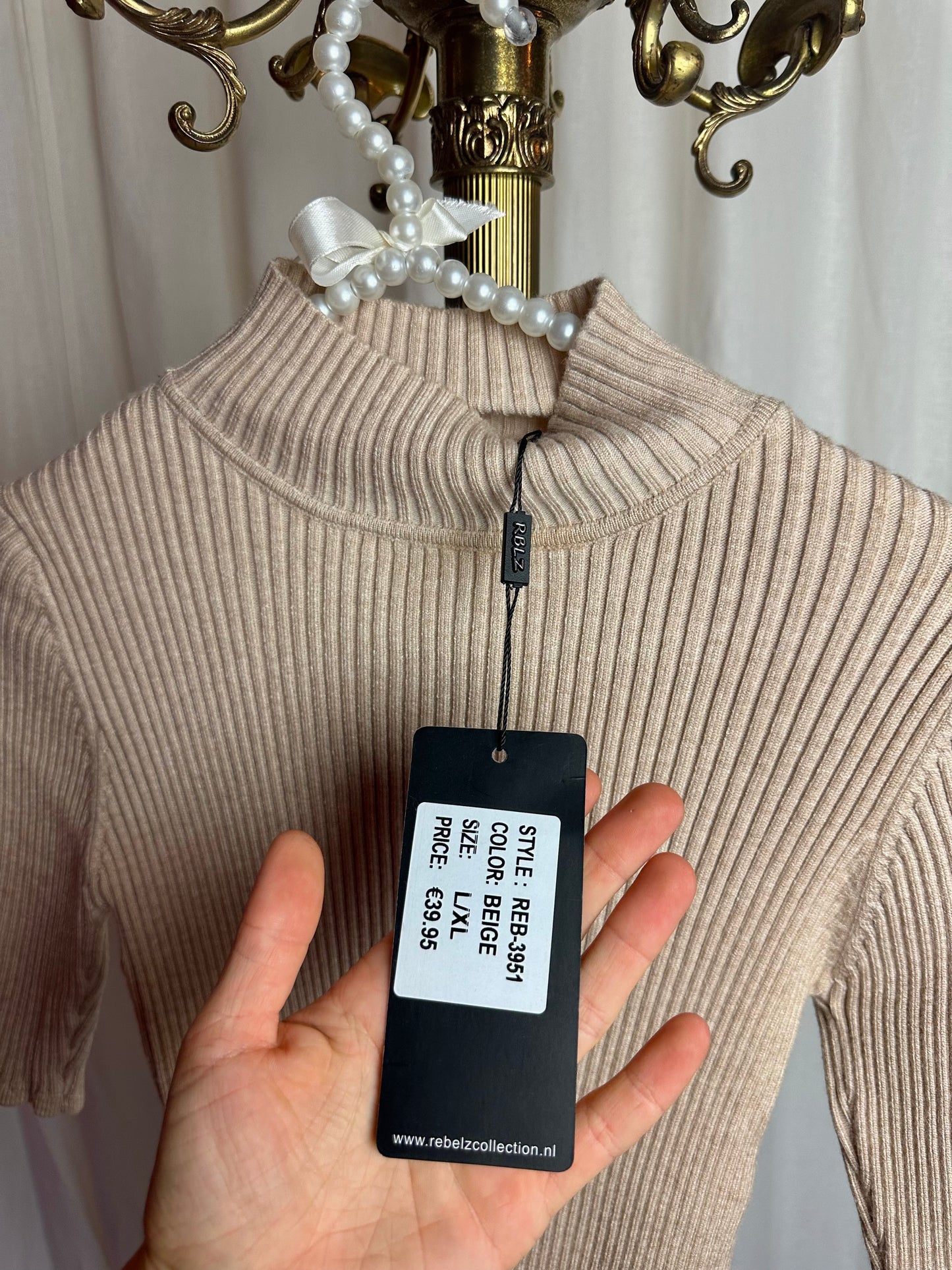 Top RBLZ gebreid beige maat L/XL