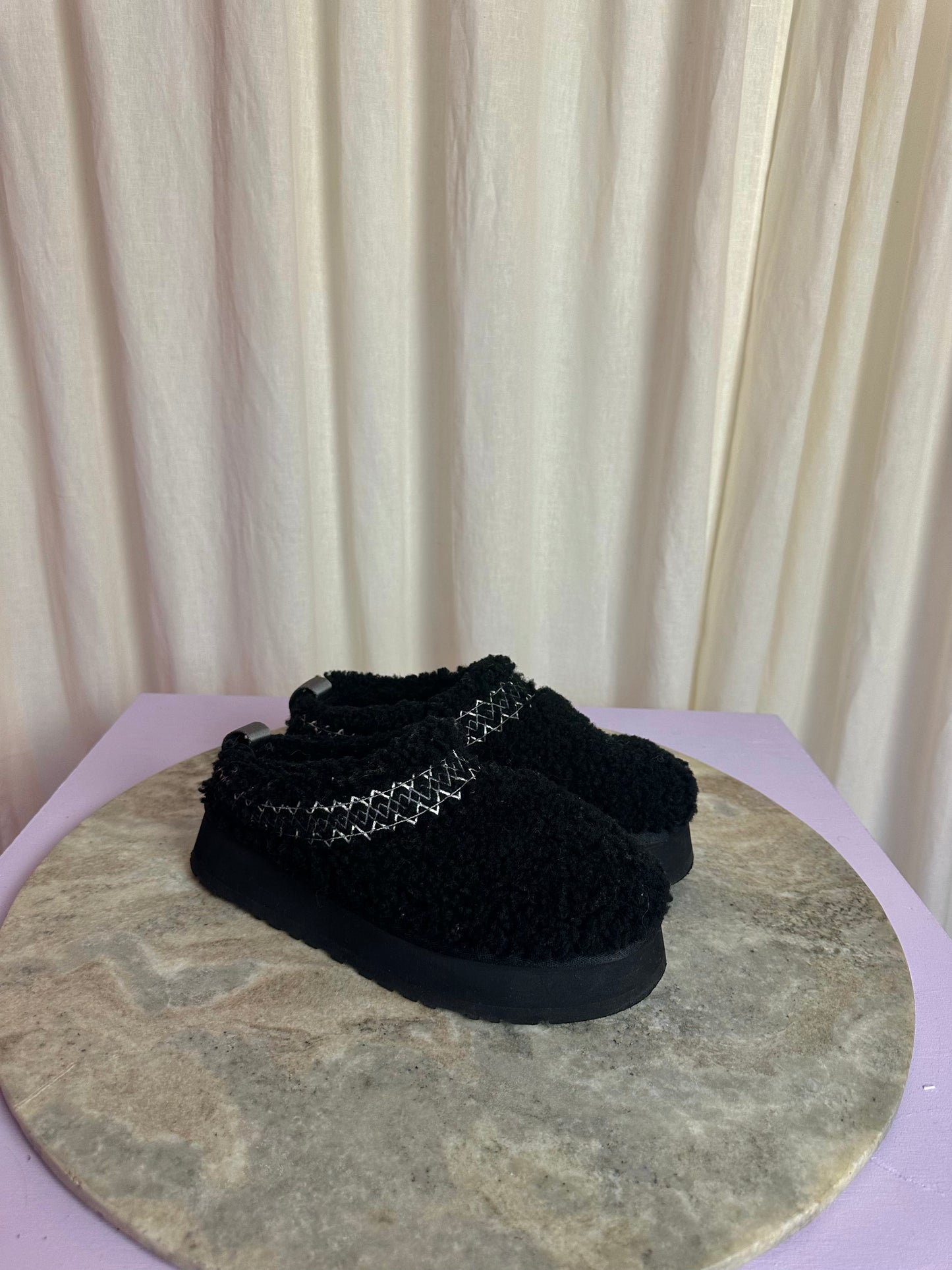 UGG Tazz braid zwart instappers teddy - maat 40