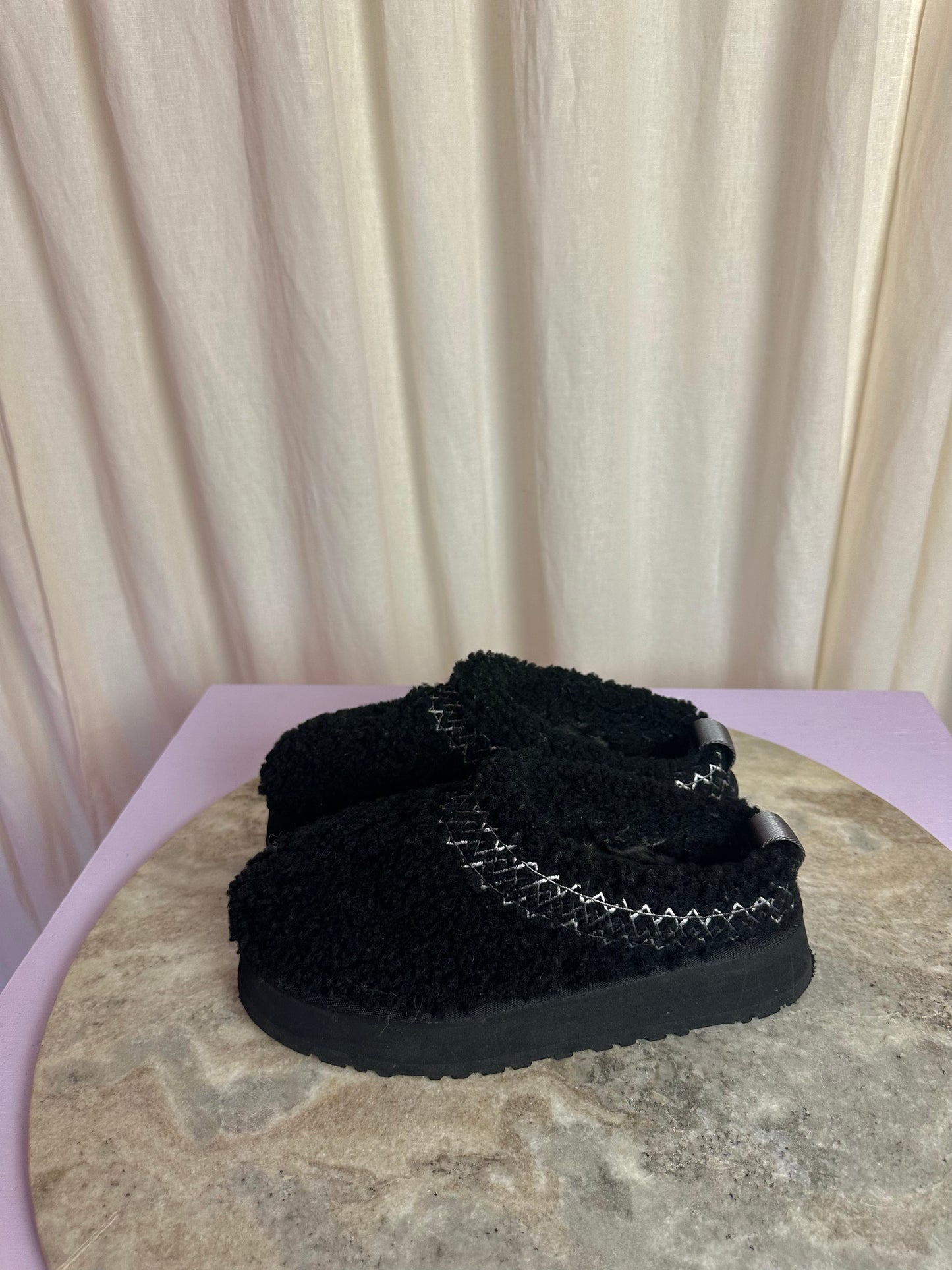 UGG Tazz braid zwart instappers teddy - maat 40