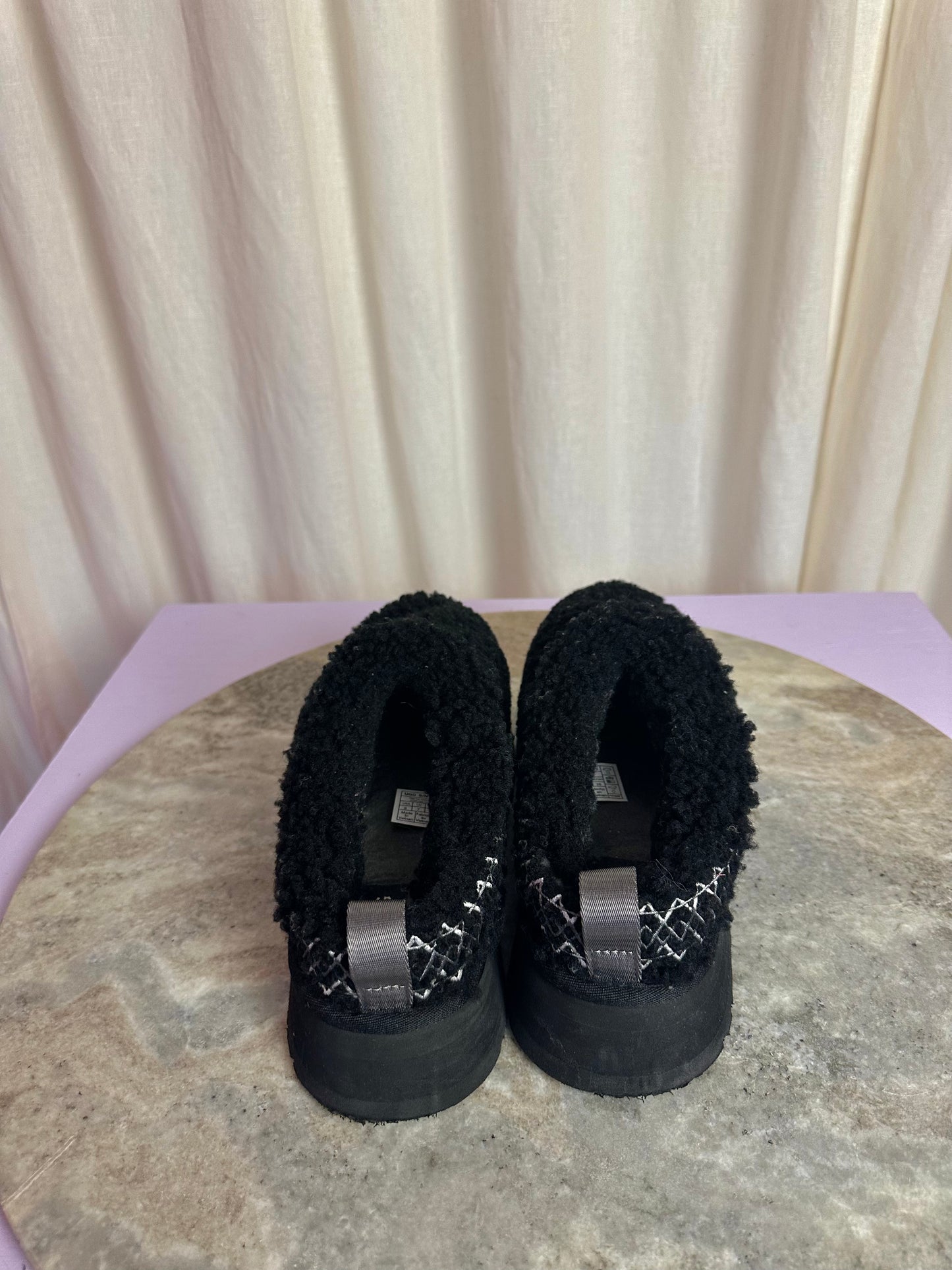 UGG Tazz braid zwart instappers teddy - maat 40