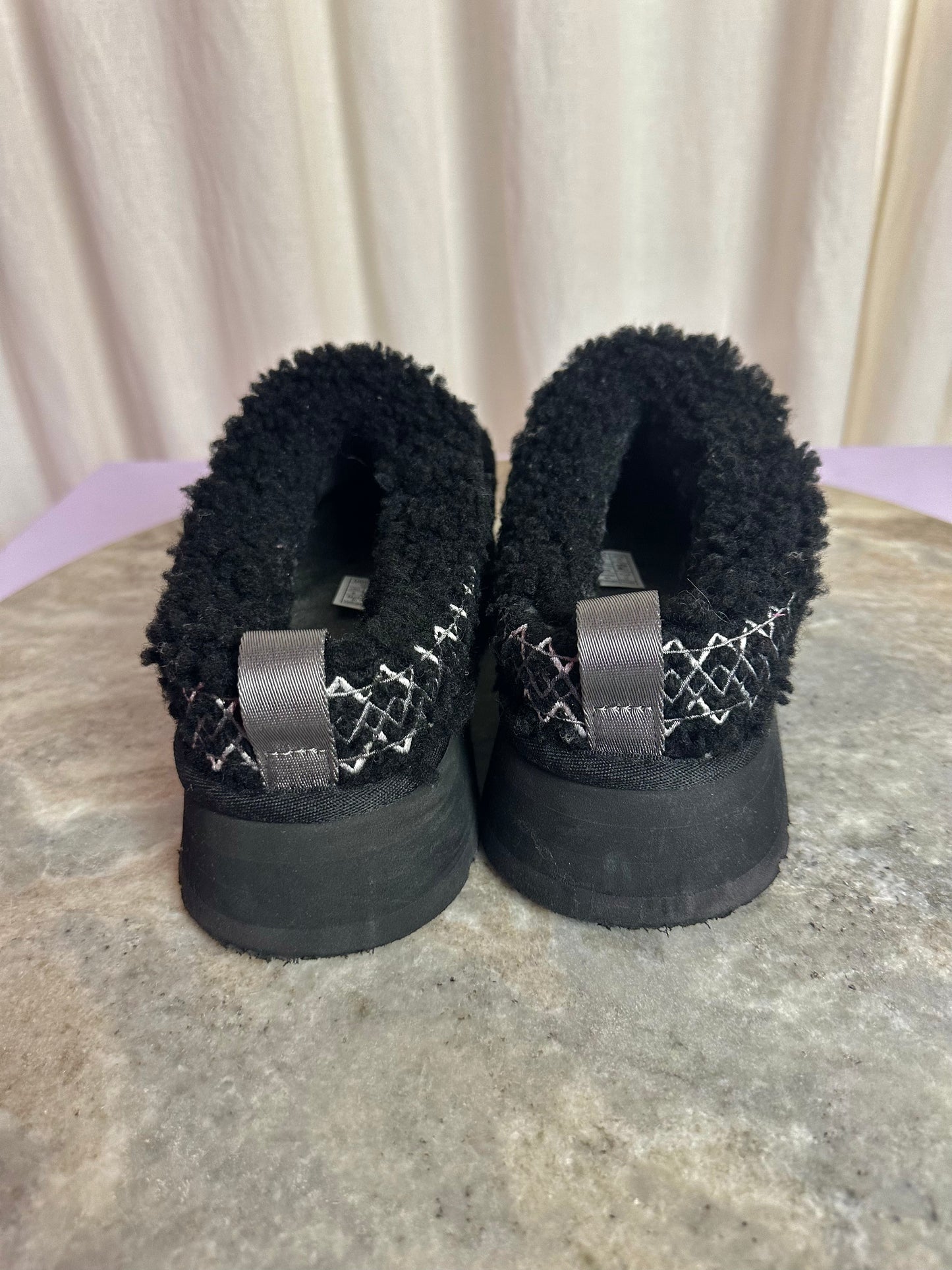 UGG Tazz braid zwart instappers teddy - maat 40