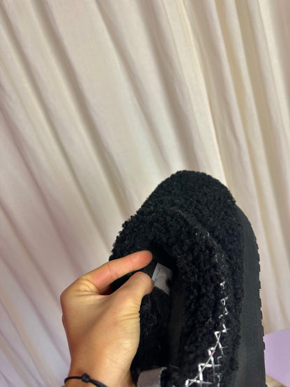 UGG Tazz braid zwart instappers teddy - maat 40